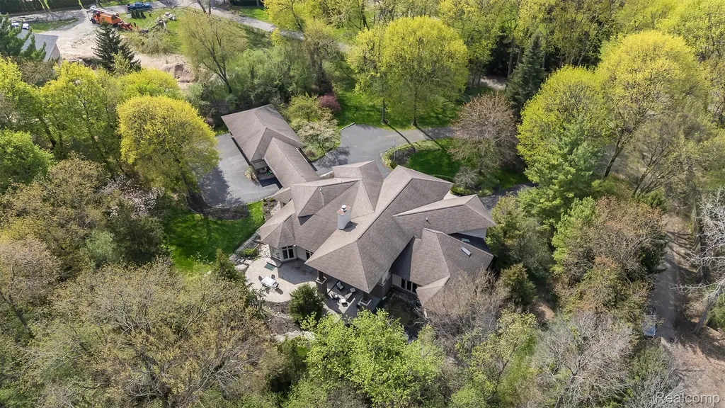 1800 Tiverton Road Bloomfield Hills City MI 48304