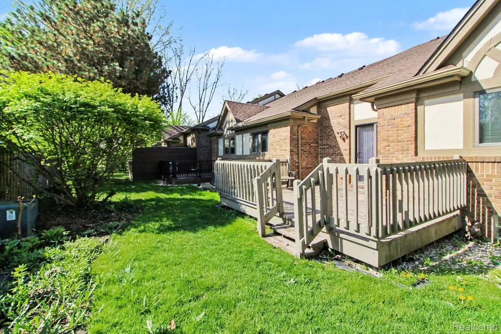 26917 Ann Arbor Trail Dearborn Heights City MI 48127