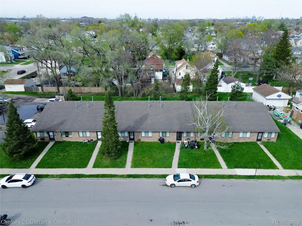 1470 Paris Avenue Lincoln Park City MI 48146