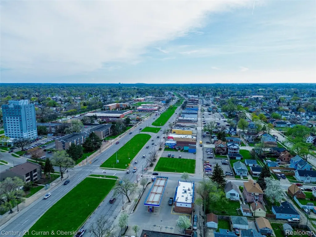 1470 Paris Avenue Lincoln Park City MI 48146
