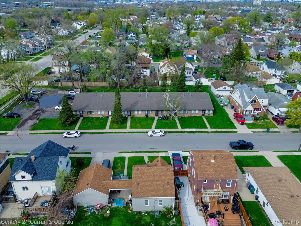 1470 Paris Avenue Lincoln Park City MI 48146