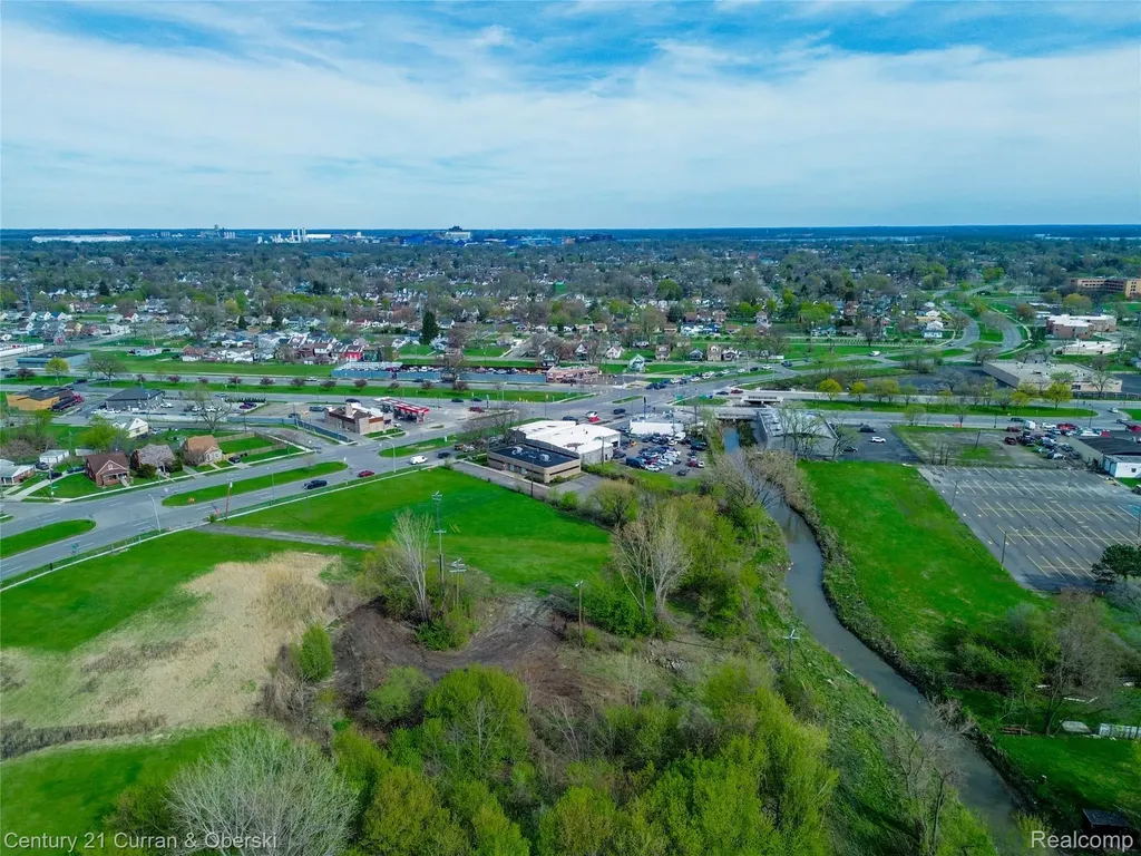 1470 Paris Avenue Lincoln Park City MI 48146