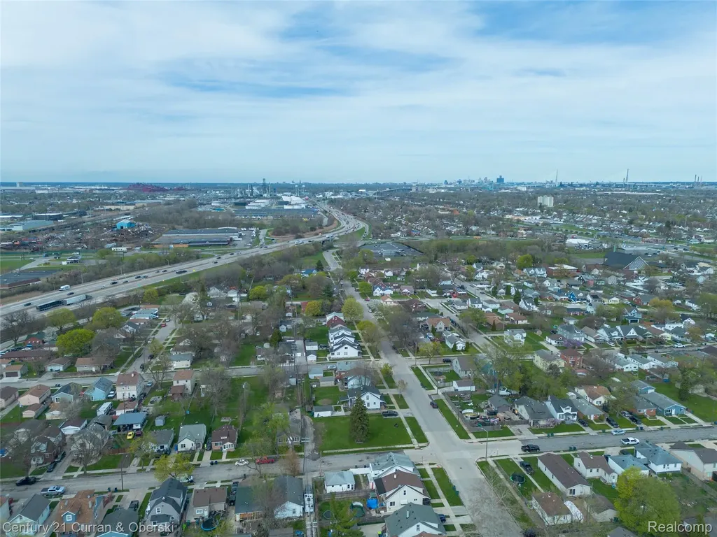 1470 Paris Avenue Lincoln Park City MI 48146
