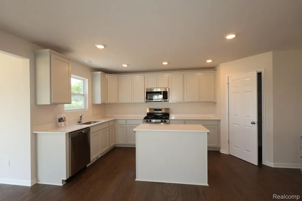 34465 Sandpiper Court Chesterfield Township MI 48047