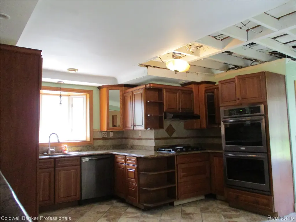 28251 Wildwood Trail Farmington Hills City MI 48336