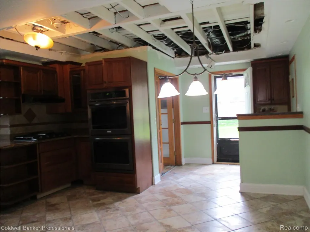 28251 Wildwood Trail Farmington Hills City MI 48336
