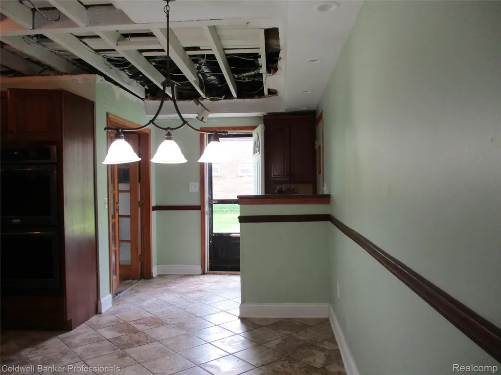 28251 Wildwood Trail Farmington Hills City MI 48336
