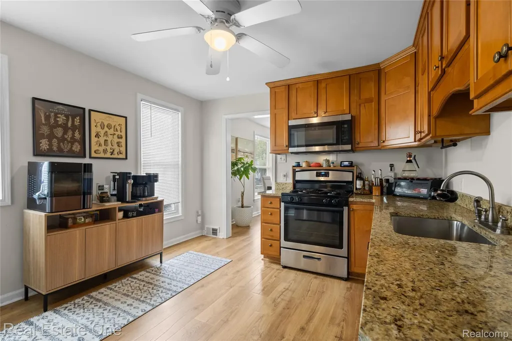 415 Taylor Avenue Rochester City MI 48307
