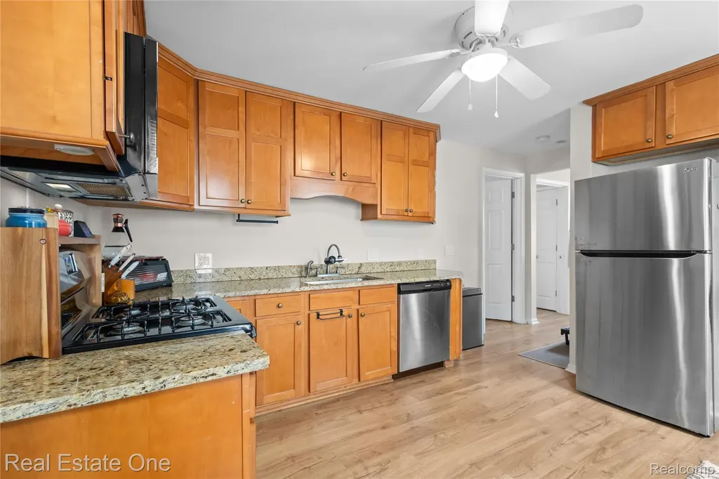 415 Taylor Avenue Rochester City MI 48307