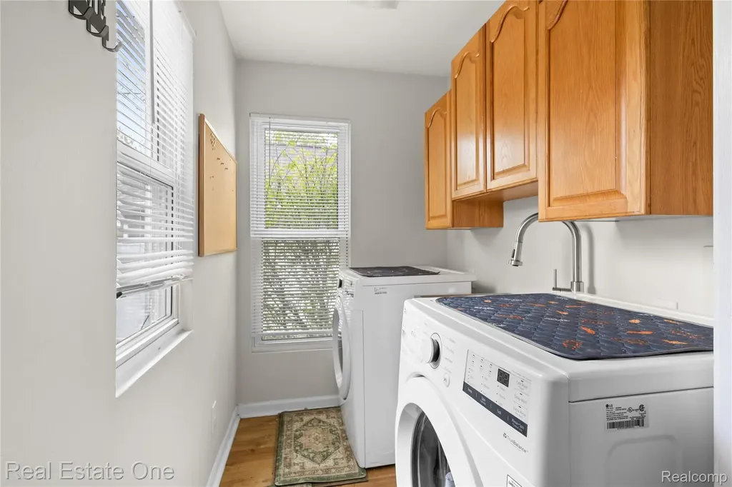 415 Taylor Avenue Rochester City MI 48307