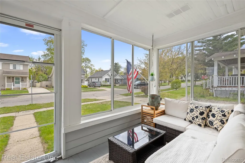 415 Taylor Avenue Rochester City MI 48307