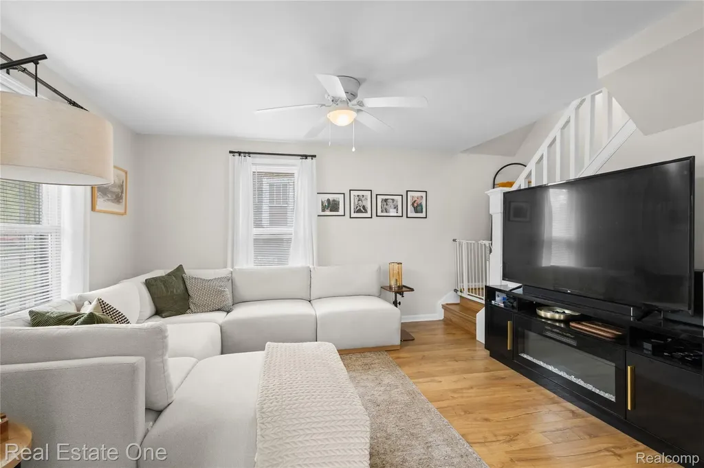 415 Taylor Avenue Rochester City MI 48307