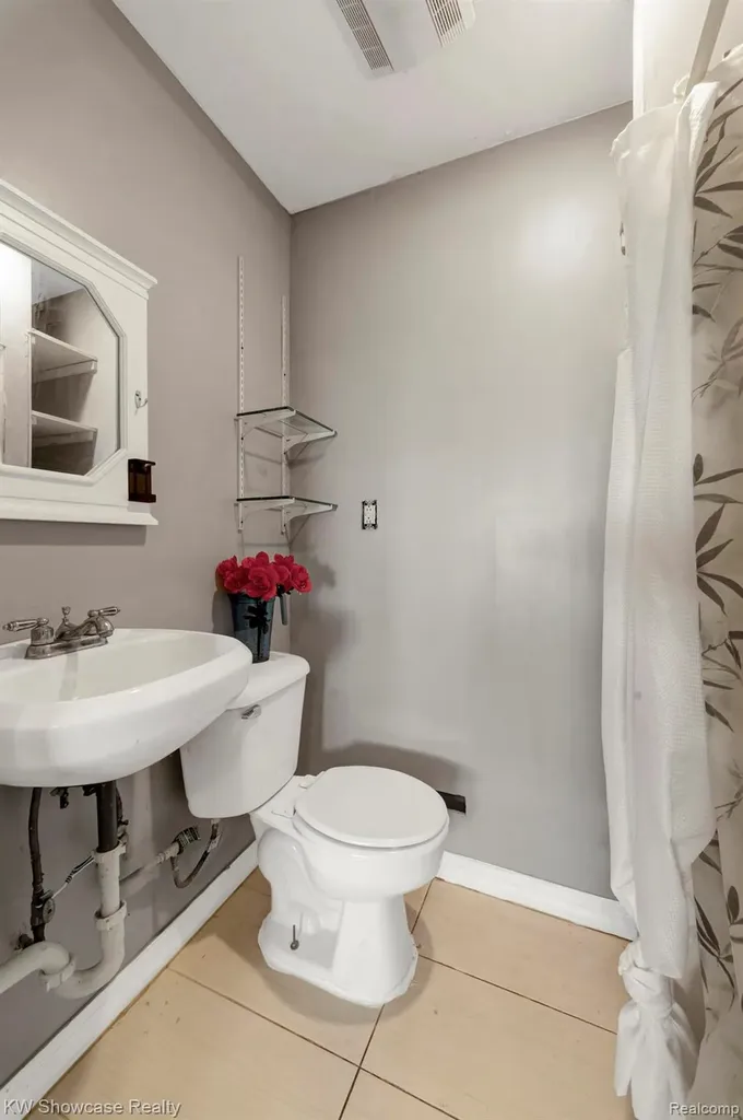 7969 Richardson Road West Bloomfield Charter Township MI 48323