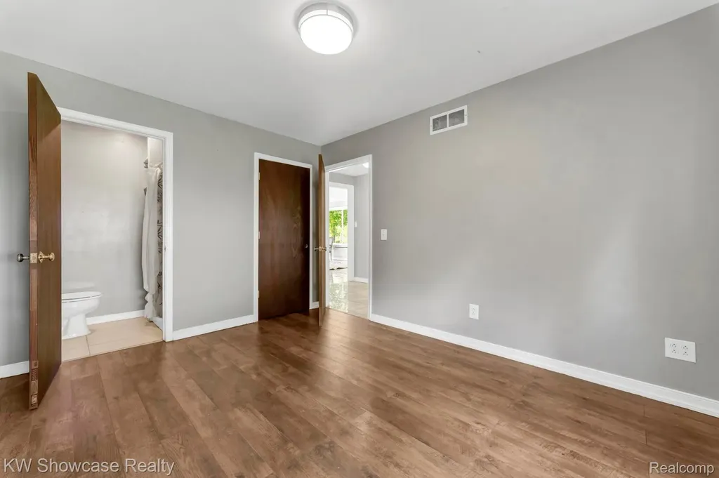 7969 Richardson Road West Bloomfield Charter Township MI 48323