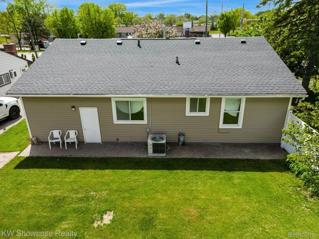 7969 Richardson Road West Bloomfield Charter Township MI 48323