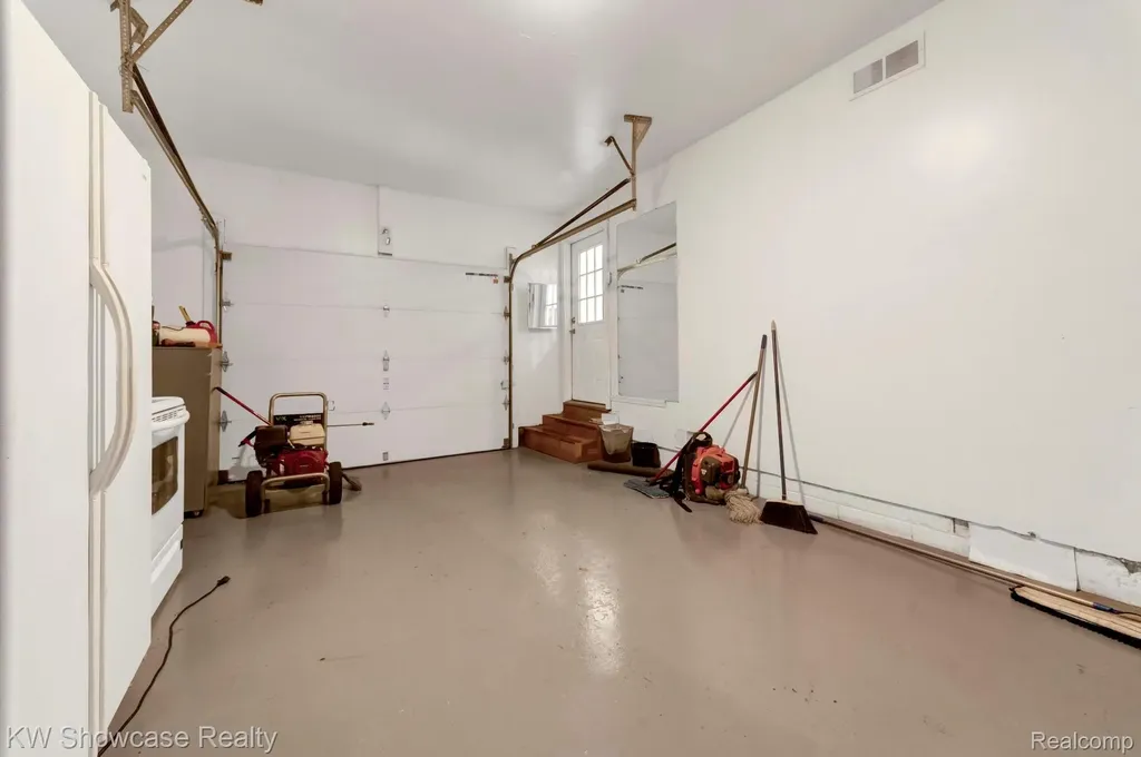7969 Richardson Road West Bloomfield Charter Township MI 48323