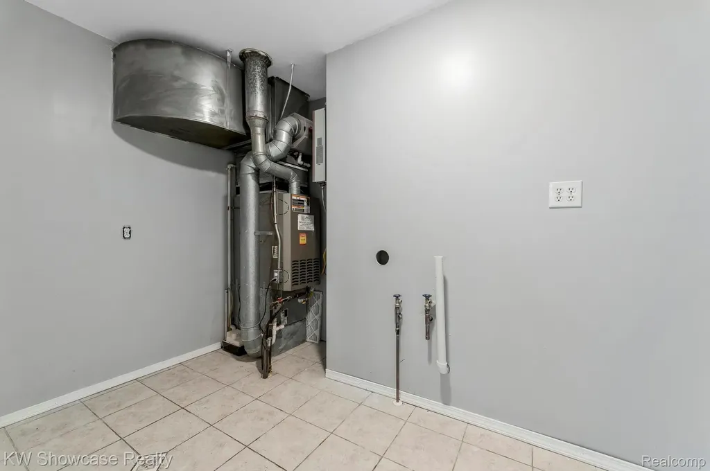 7969 Richardson Road West Bloomfield Charter Township MI 48323