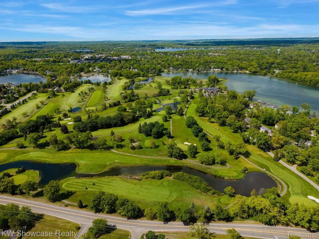 7969 Richardson Road West Bloomfield Charter Township MI 48323