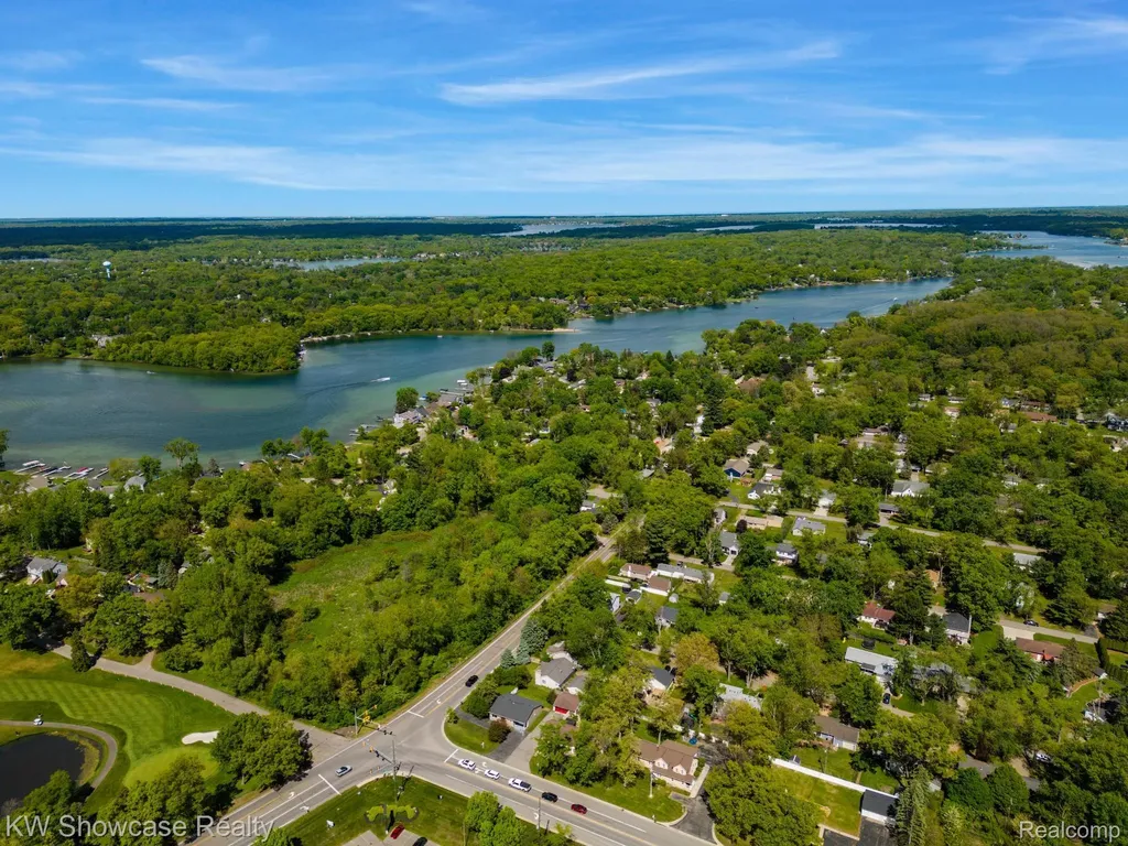 7969 Richardson Road West Bloomfield Charter Township MI 48323