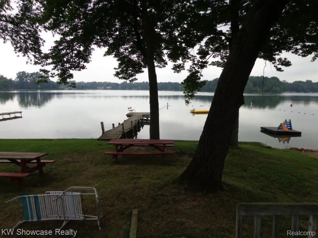 7969 Richardson Road West Bloomfield Charter Township MI 48323