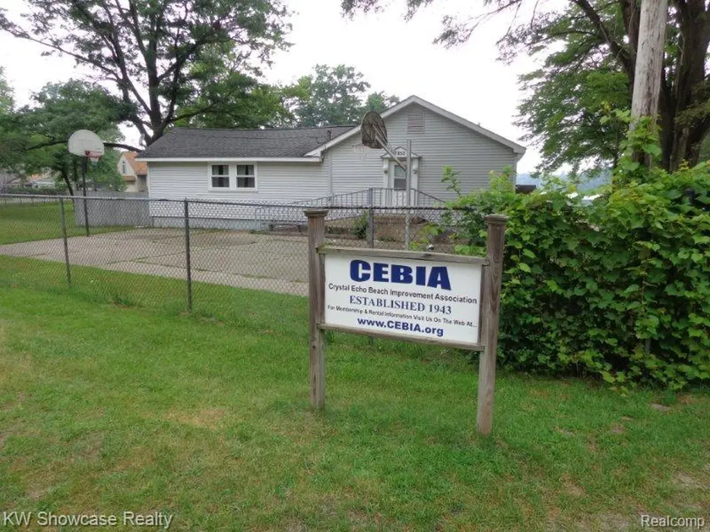 7969 Richardson Road West Bloomfield Charter Township MI 48323