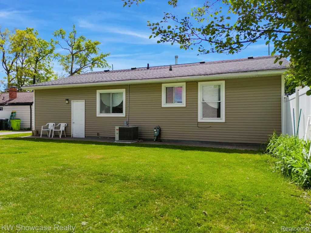 7969 Richardson Road West Bloomfield Charter Township MI 48323