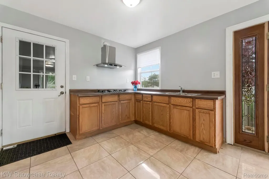 7969 Richardson Road West Bloomfield Charter Township MI 48323