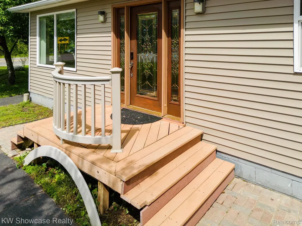 7969 Richardson Road West Bloomfield Charter Township MI 48323