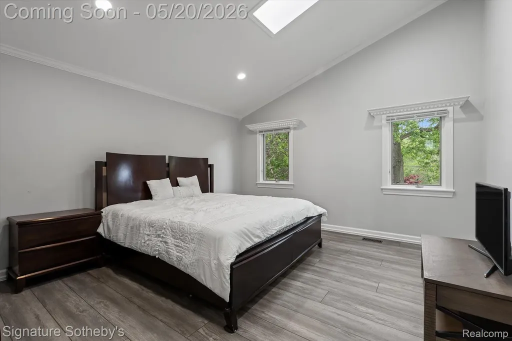 727 Mcdougal Drive Waterford Charter Township MI 48327