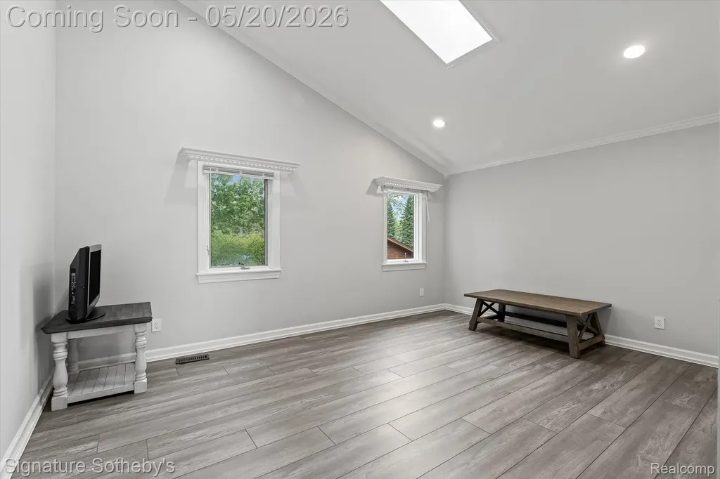 727 Mcdougal Drive Waterford Charter Township MI 48327