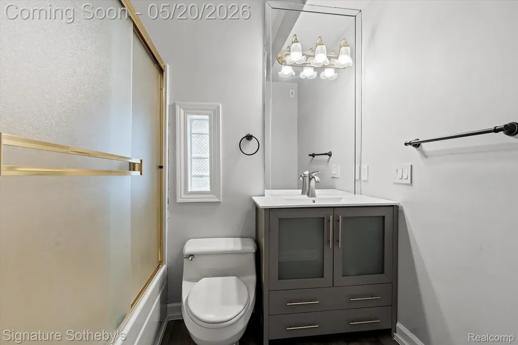 727 Mcdougal Drive Waterford Charter Township MI 48327