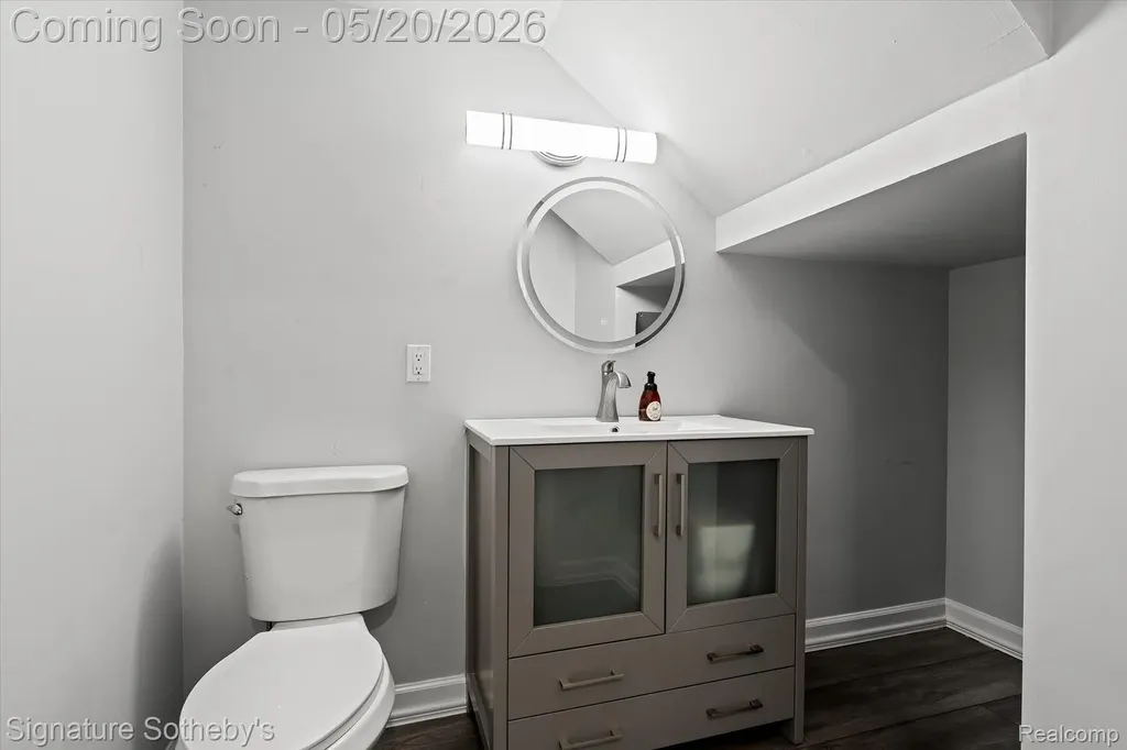 727 Mcdougal Drive Waterford Charter Township MI 48327