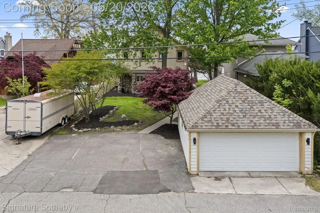 727 Mcdougal Drive Waterford Charter Township MI 48327
