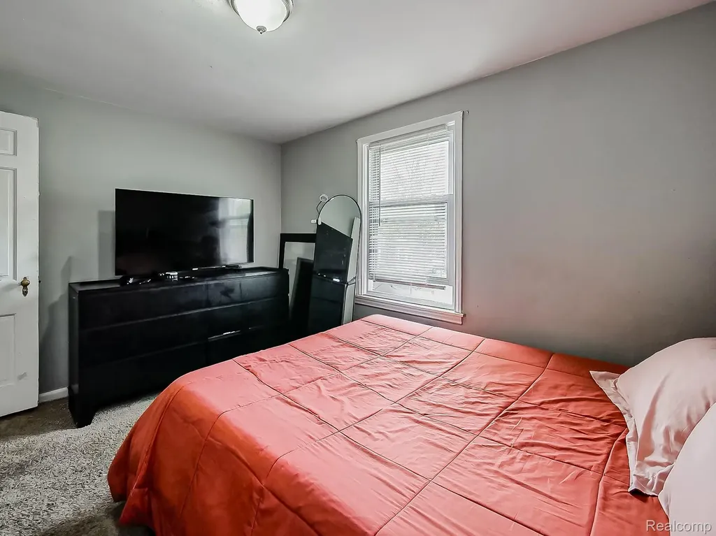 5936 Hillcrest Street Detroit City MI 48236