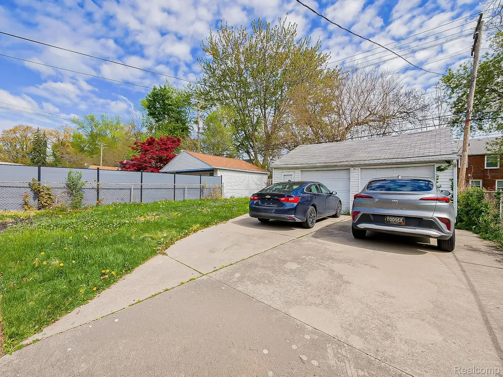 5936 Hillcrest Street Detroit City MI 48236