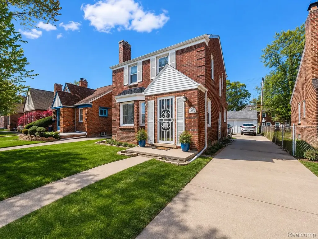 5936 Hillcrest Street Detroit City MI 48236