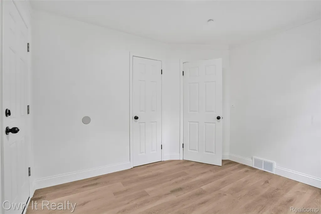 15961 Macarthur Redford Charter Township MI 48239
