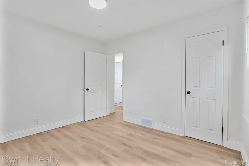 15961 Macarthur Redford Charter Township MI 48239