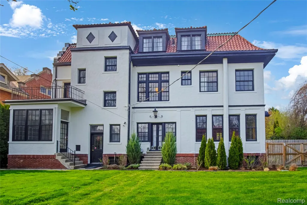 841 W Boston Boulevard Detroit City MI 48202