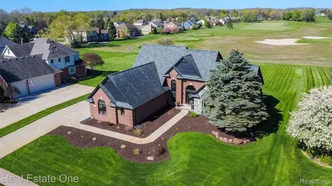 418 Gleneagles Highland Charter Township MI 48357