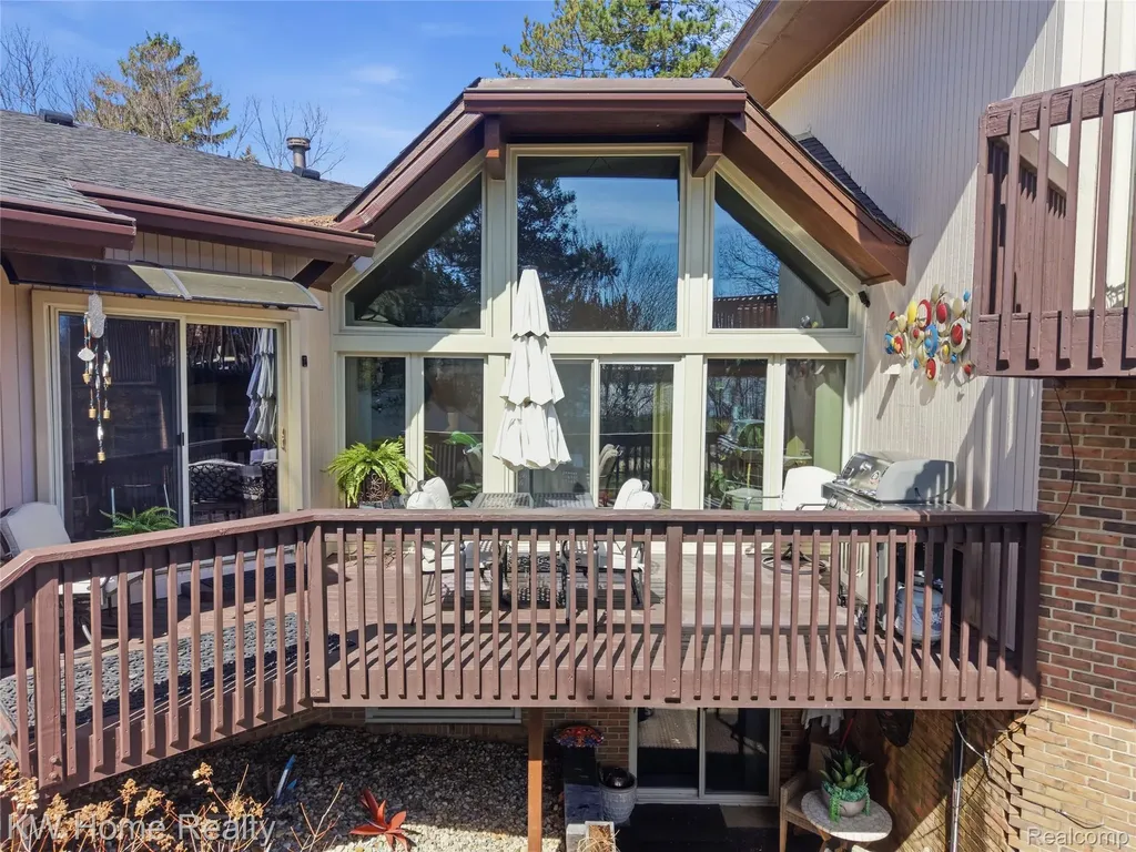 4749 Tara Court West Bloomfield Charter Township MI 48323