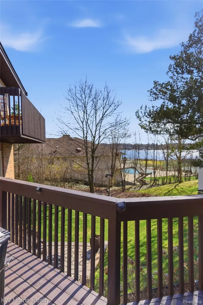 4749 Tara Court West Bloomfield Charter Township MI 48323