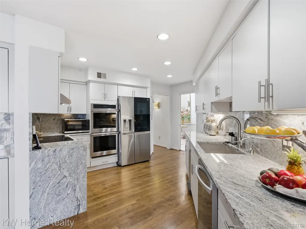 4749 Tara Court West Bloomfield Charter Township MI 48323