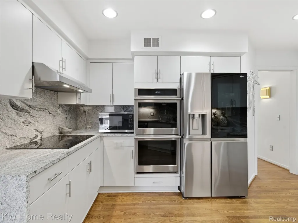 4749 Tara Court West Bloomfield Charter Township MI 48323