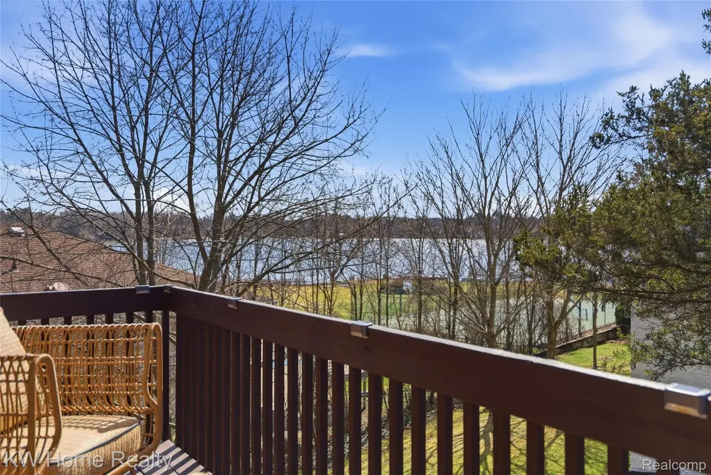 4749 Tara Court West Bloomfield Charter Township MI 48323