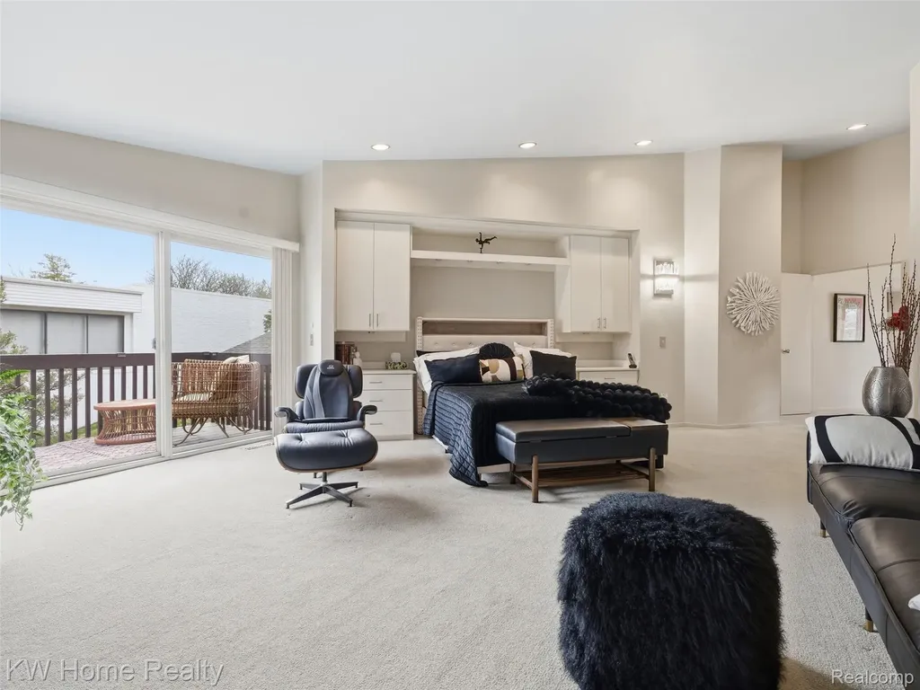 4749 Tara Court West Bloomfield Charter Township MI 48323