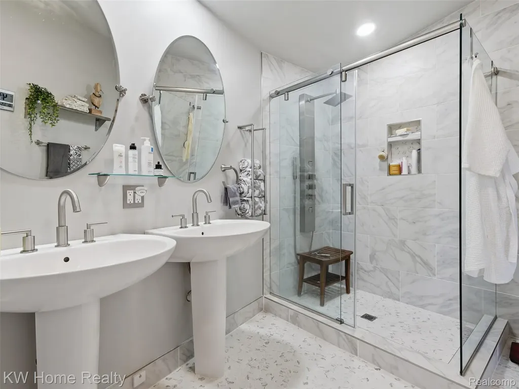 4749 Tara Court West Bloomfield Charter Township MI 48323