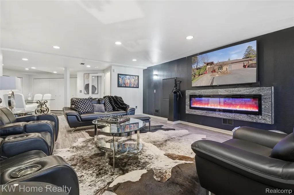 4749 Tara Court West Bloomfield Charter Township MI 48323