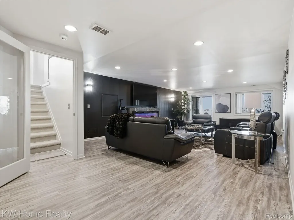 4749 Tara Court West Bloomfield Charter Township MI 48323