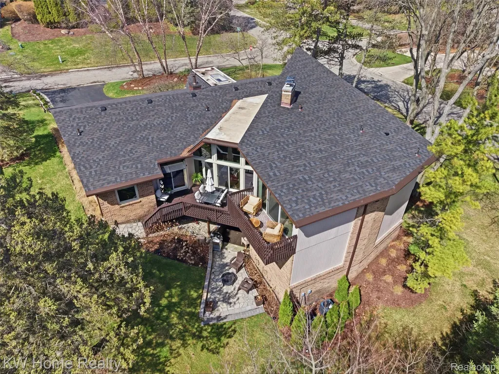 4749 Tara Court West Bloomfield Charter Township MI 48323